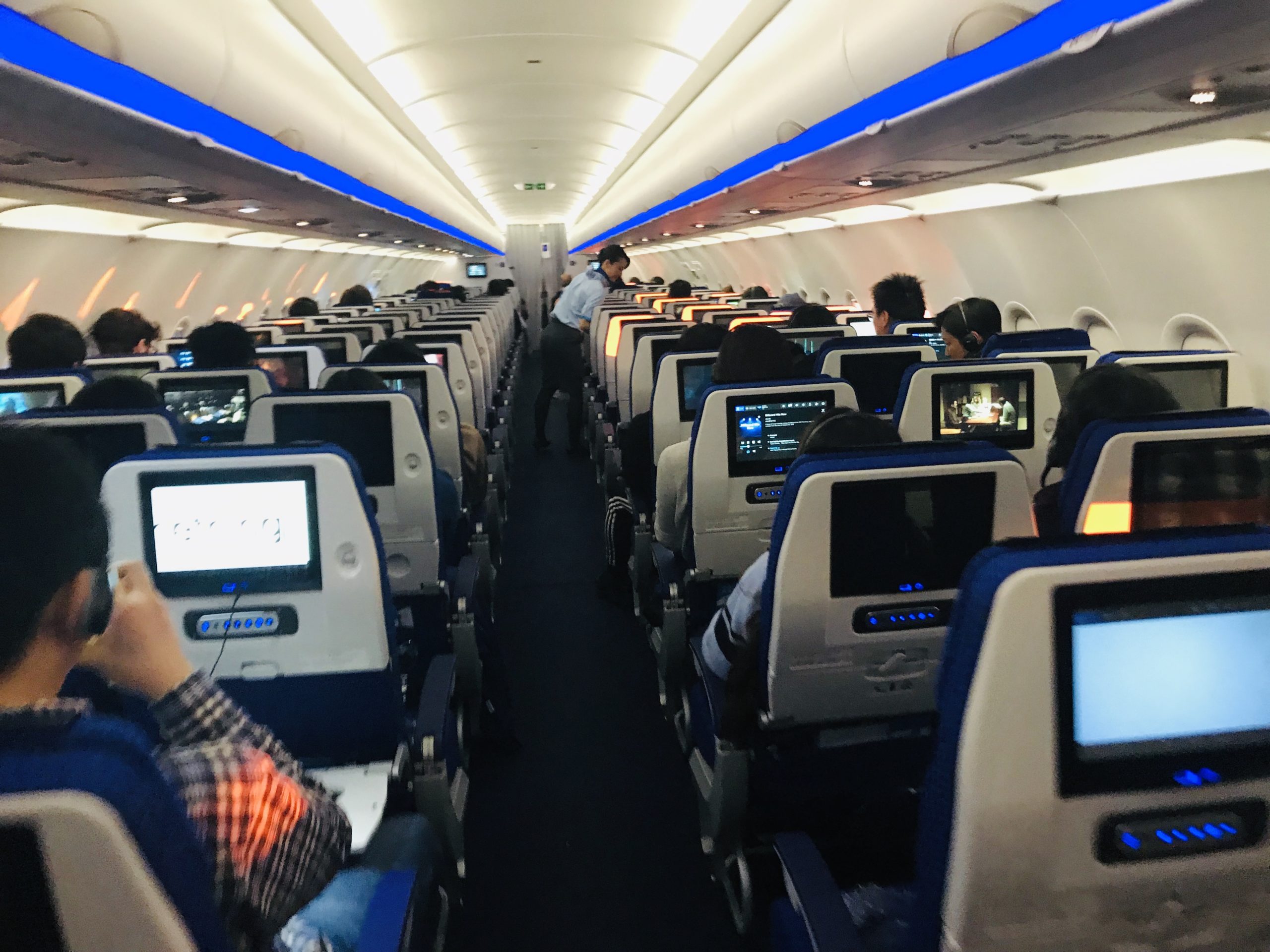 Ana 最新型飛行機の座席 設備を紹介 A3国際線機材で行く国内線搭乗記 関西 羽田 飛行機旅行のゼミナール